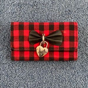 Red and black plaid wallet with bow and heart